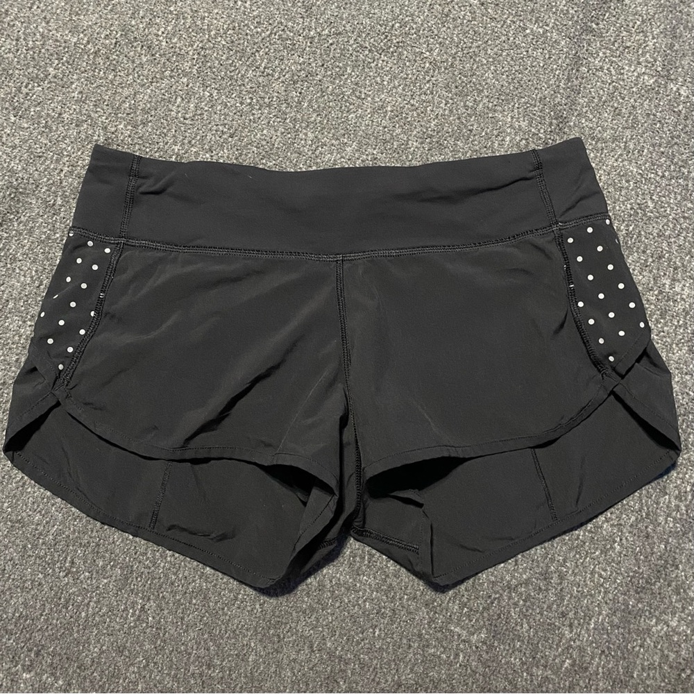 Lululemon Speed Shorts 2.5” Size 6 Black Reflective Dots